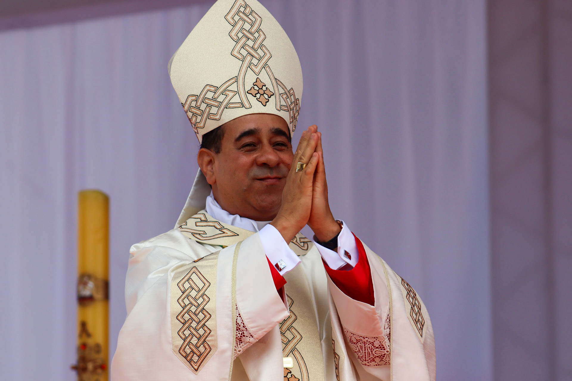 Ordenação episcopal de Dom Edmar reúne milhares de pessoas em Alto Rio