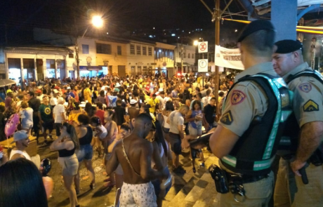 Policiamento no centro de Mariana, no domingo de Carnaval, 03-03-19