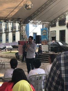 Prefeito Duarte Eustáquio Júnior parabeniza a iniciativa e saúda a Biblioteca Municipal Benjamin Lemos, sua Equipe e a autora de A vida em Mistérios, Jailda de Freitas. Crédito-Divulgação