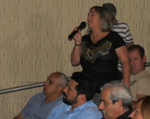 Foto-População rebate pré-projeto apresentado pela Prefeitura em conjunto com a Fundação Renova.