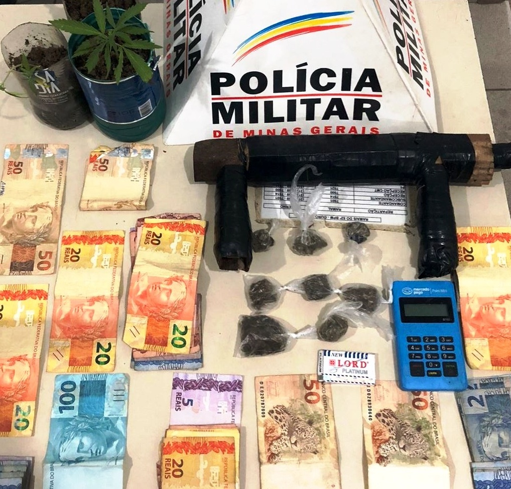 Submetralhadora e drogas encontradas na zona rural de Ouro Preto-MG