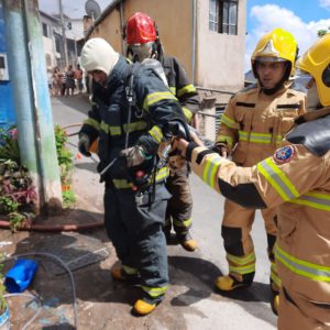 Bombeiros entram em ação no bairro Vila Aparecida em Ouro Preto-MG