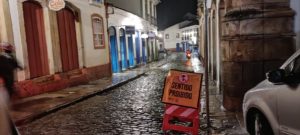 Foto - Sinalização para sentido proibido na Rua Sao José / Crédito - Tino Anslaoni