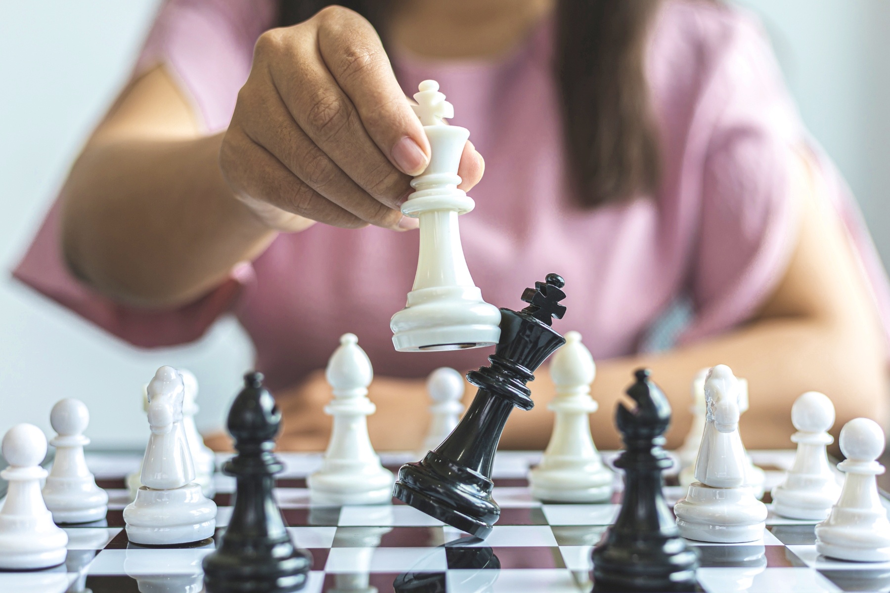 Torneio de xadrez reúne mais de cem estudantes em escola da zona