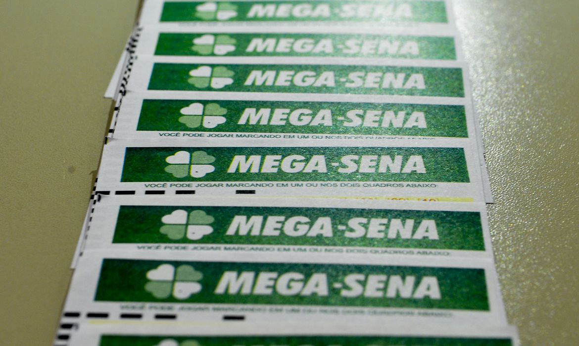 Mega-Sena pode pagar R$ 5,2 milhões nesta quinta-feira; saiba como