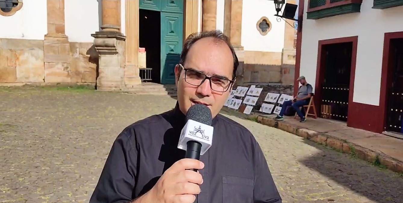 jornal-voz-ativa-ouro-preto-mg-minas-gerais-op-materia-paroco-do-pilar-em-ouro-preto-alerta-tapetes-devocionais-nao-sao-lugar-para-ideologia-e-manifestacao-politica