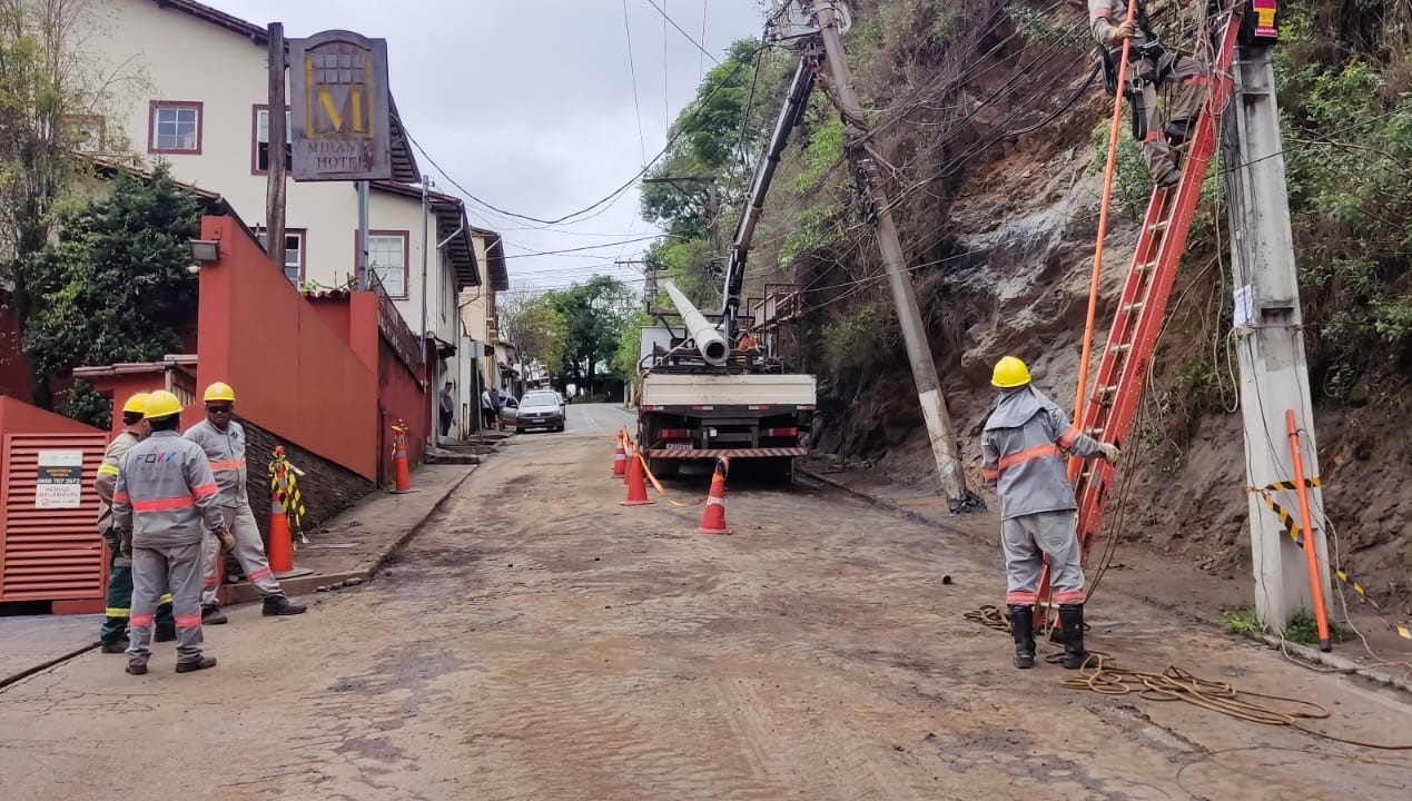 rua-pandia-calogeras-passa-por-intervencao-manha-30-10-2024-deslizamento