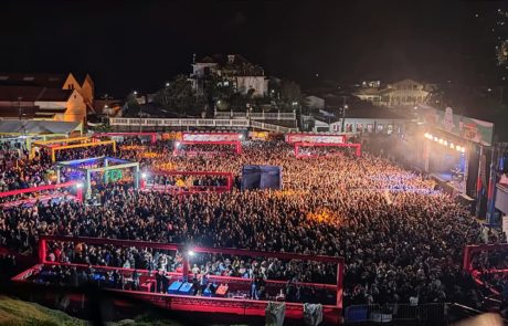 estacionamento-do-centro-de-convencoes-da-ufop-com-show