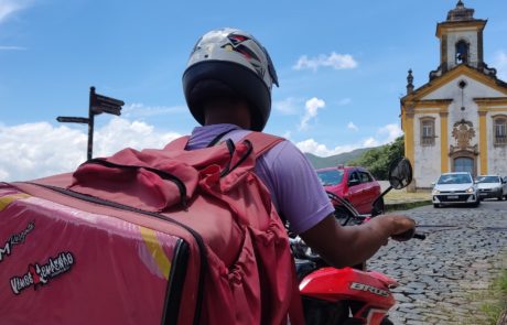 motoboy-centro-historico-ouro-preto-mg-reajuste-tarifa-foto-tino-ansaloni