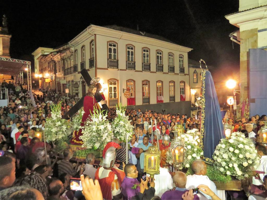 momento-procissão-encontro-imagens-praça tiradentes-tino-ansaloni